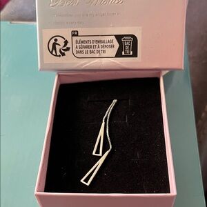 Elegant Silver Dangle Necklace